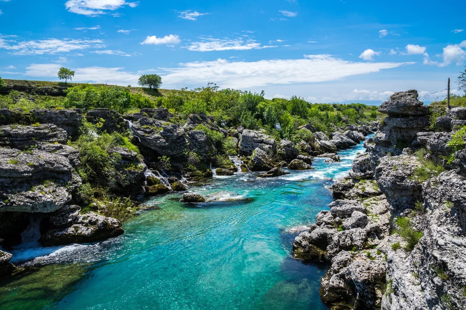 Gdje odsjesti u Podgorici, Crna Gora: najbolji krajevi i smještaj (2026)