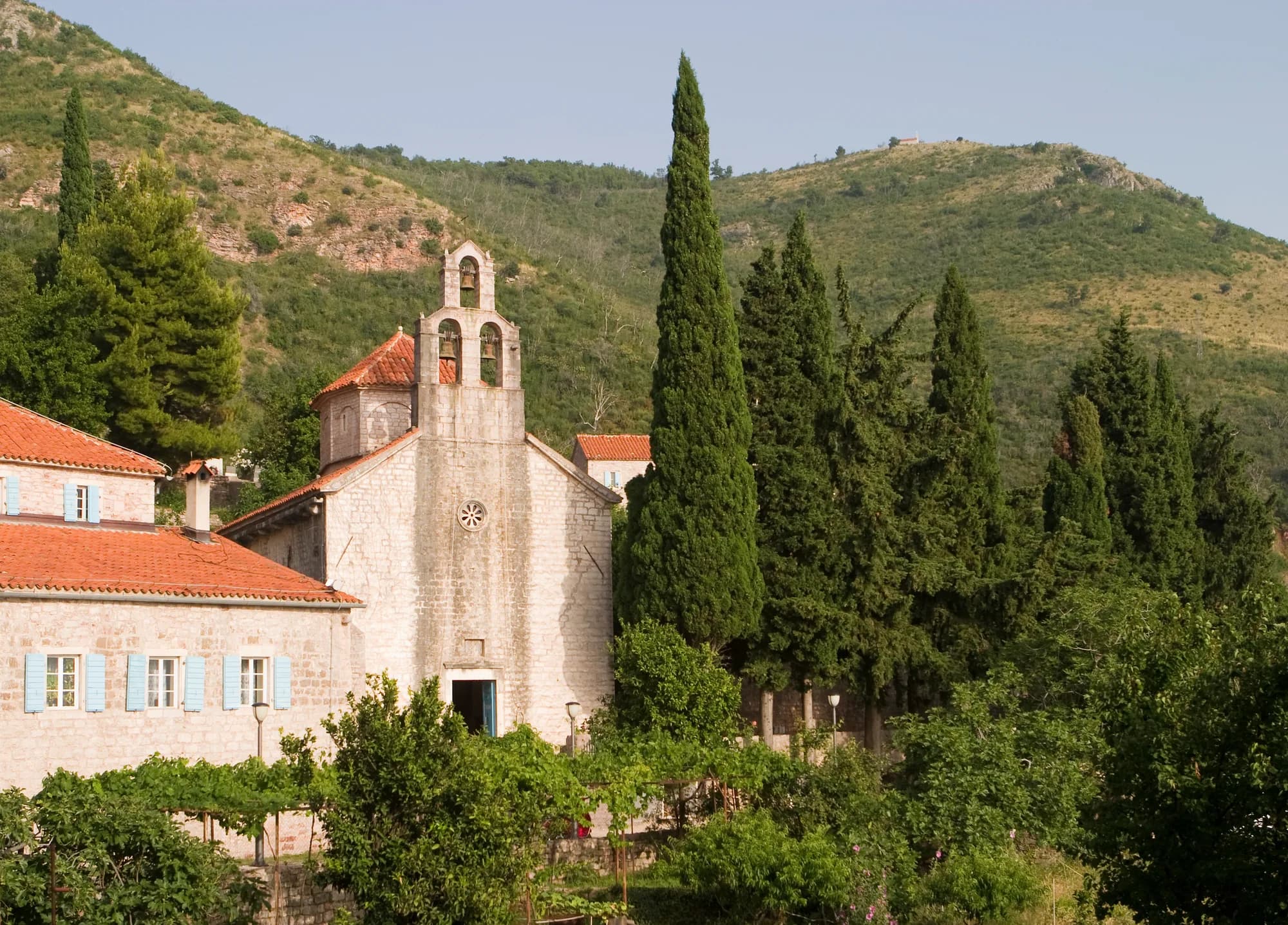Praskvica: The Peach-Water Monastery Above Miločer