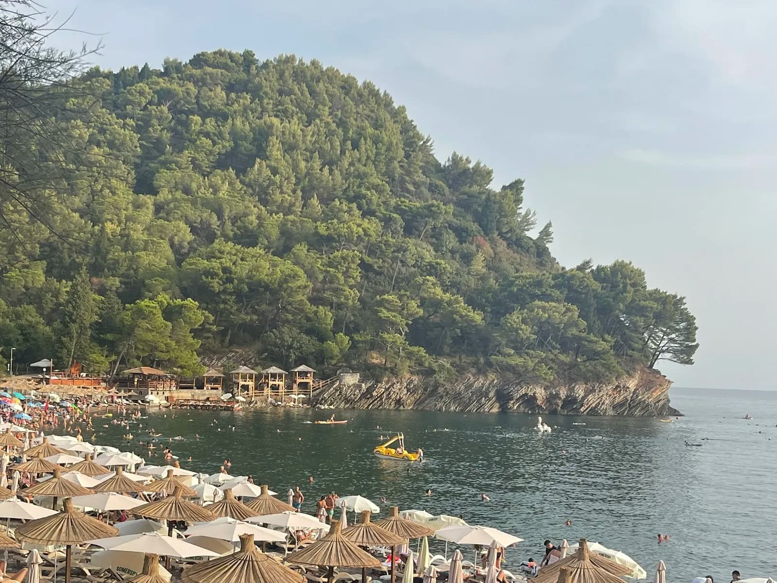 Plaža Lučice: Petrovčeva dvojna uvala s Plavom zastavom