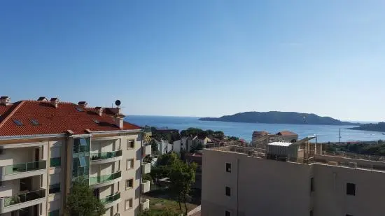 Vile Becica, Montenegro