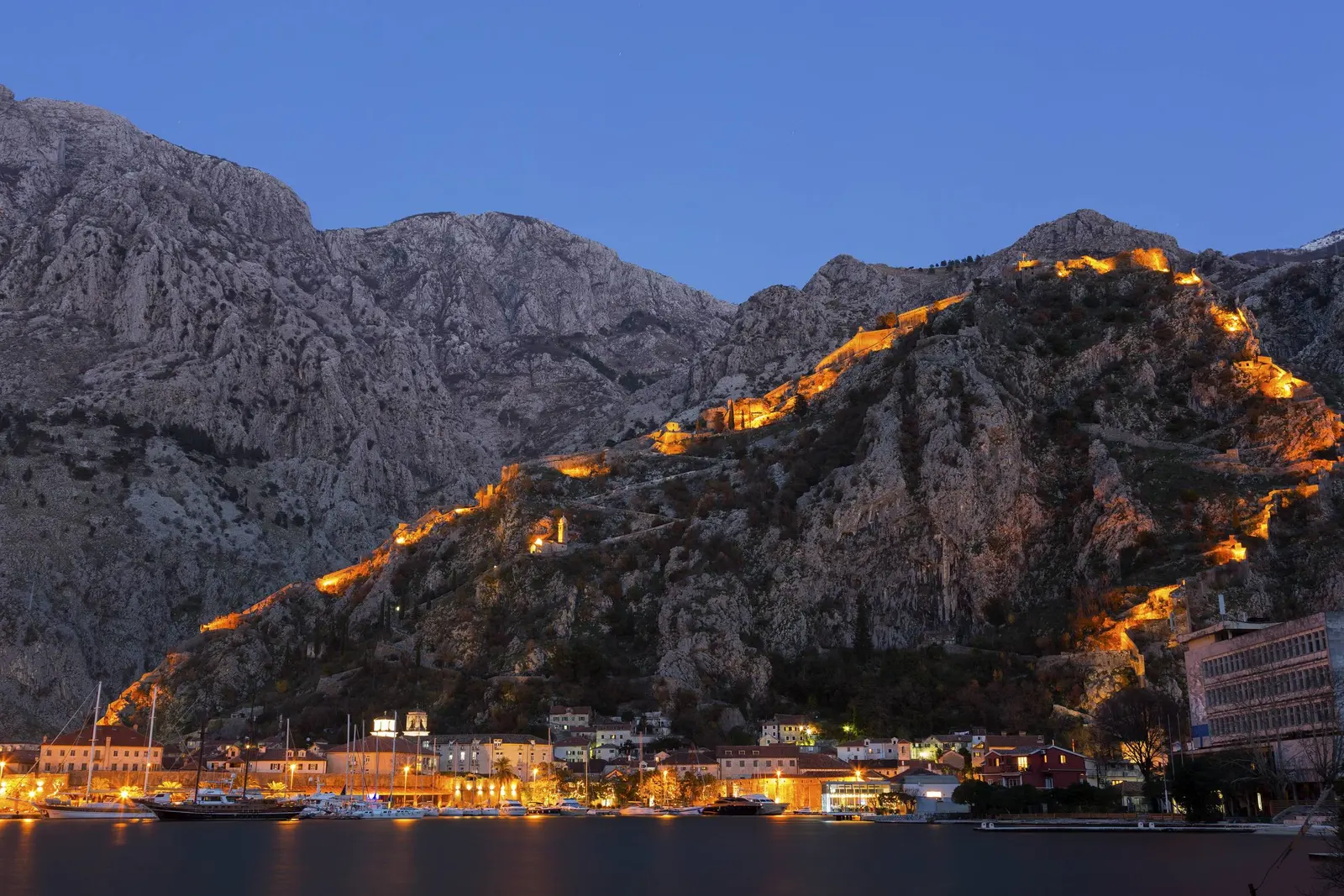 Kotorski Bedemi, Montenegro